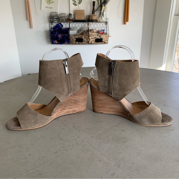 Lucky Brand Rittly Wedge Beige Tan Suede Heels Minimalist Work Casual Neutral 8 - Picture 5 of 11